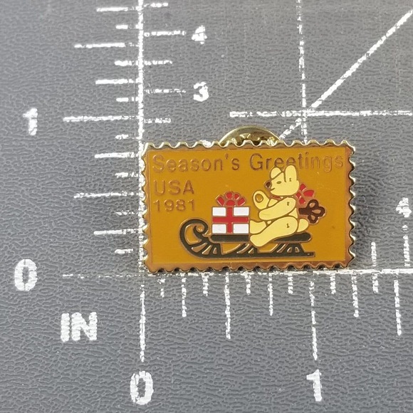 VTG 1981 USA USPS Christmas Stamp Teddy Bear Sled Enamel Pin Season's Greetings - Picture 2 of 4